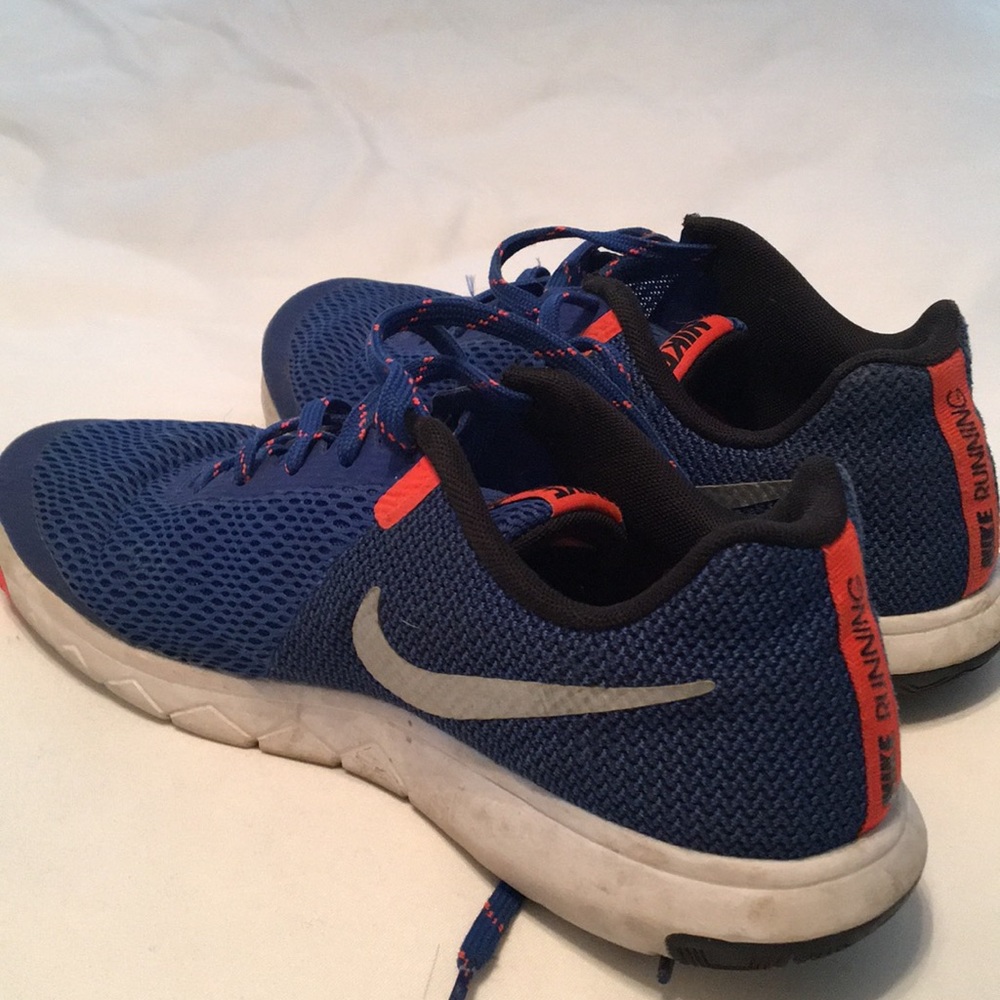 Men’s running shoes